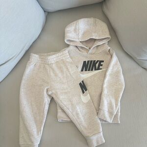 Nike Toddler Sweatsuit | color Sand | 2T 1-2 years